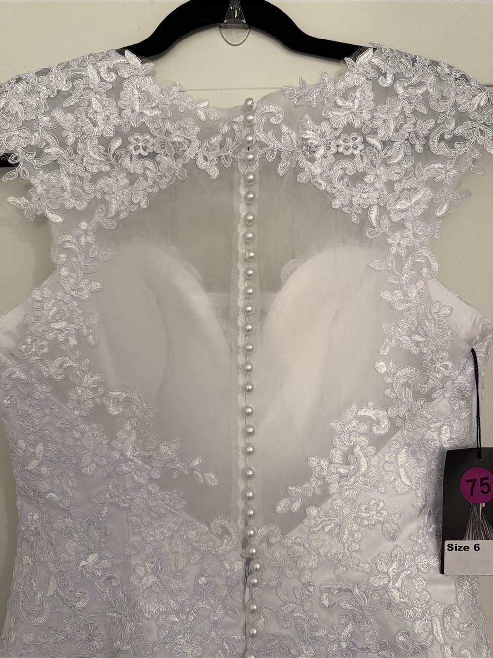 Ivory Lace Mermaid Wedding Dress with Floral Appliqué - Picture 14 of 16
